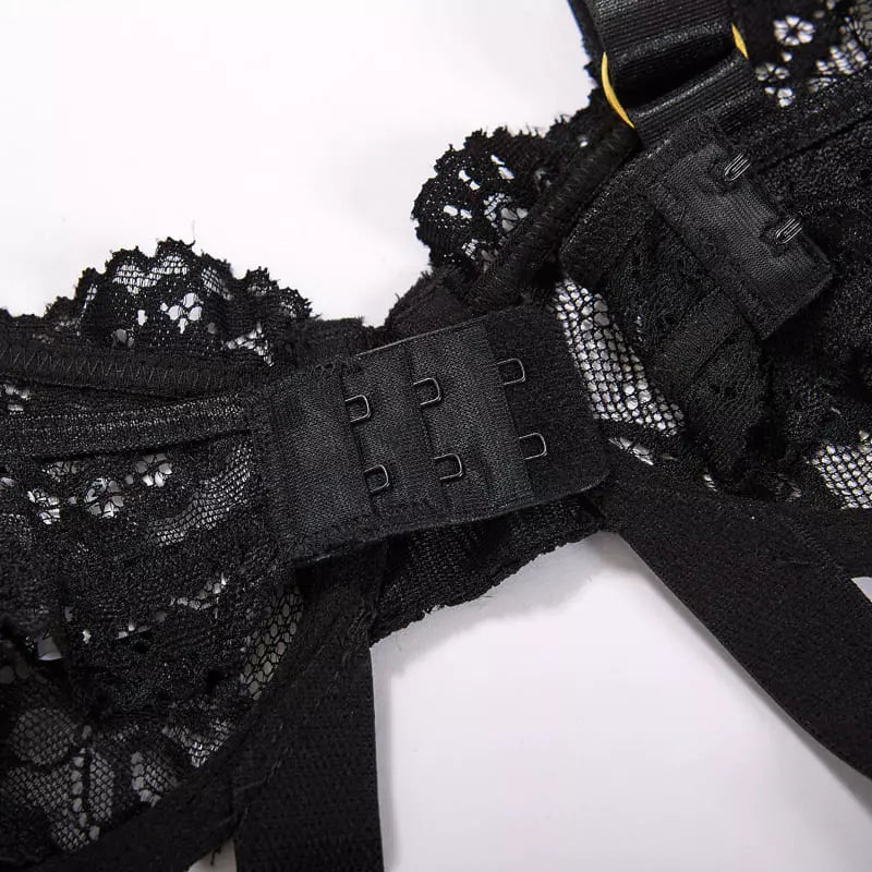 Detalhe sutiã preto com renda floral e fechos ajustáveis - lingerie feminina