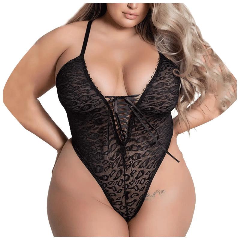 Body de renda preta plus size, estampa animal print e decote em V com amarração frontal