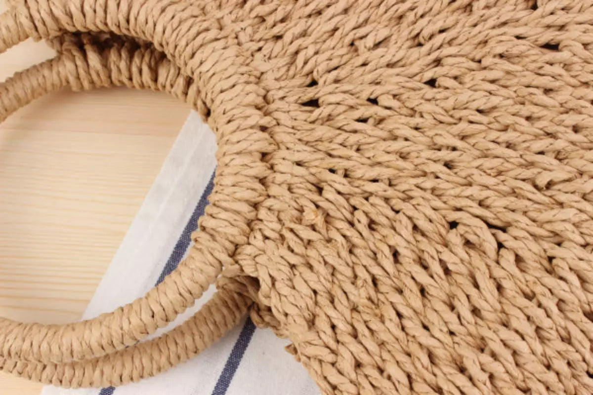 Alça circular trançada de bolsa de palha natural com acabamento artesanal