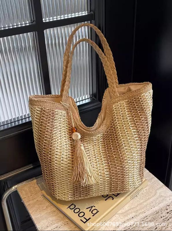 Bolsa de palha dourada trançada com franja e alça grossa - sacola artesanal luxo feminina