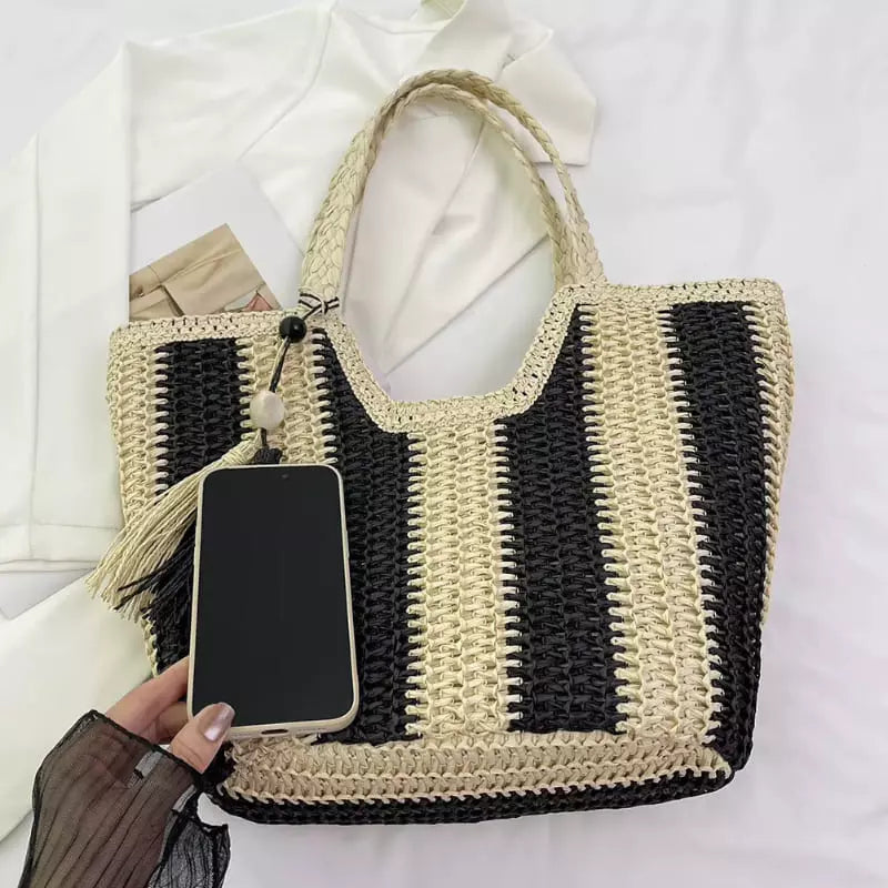Bolsa de palha listrada preta e bege com alça trançada - sacola feminina artesanal verão