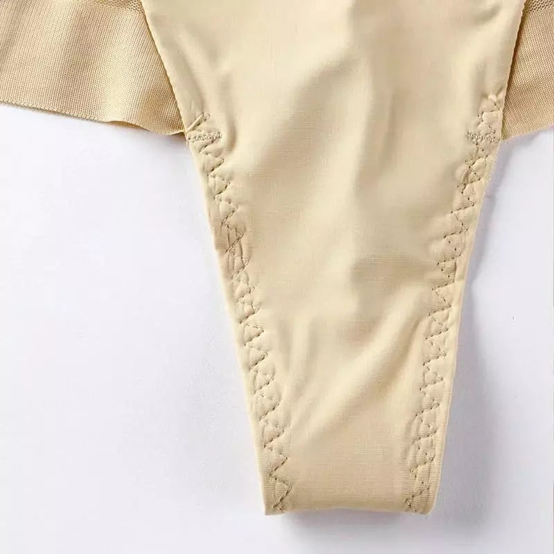 Calcinha nude com renda lateral delicada - lingerie feminina básica bege