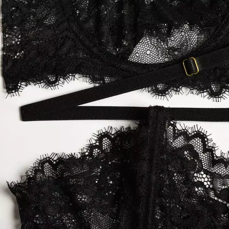 Calcinha preta renda com detalhes dourados e elástico ajustável - lingerie feminina