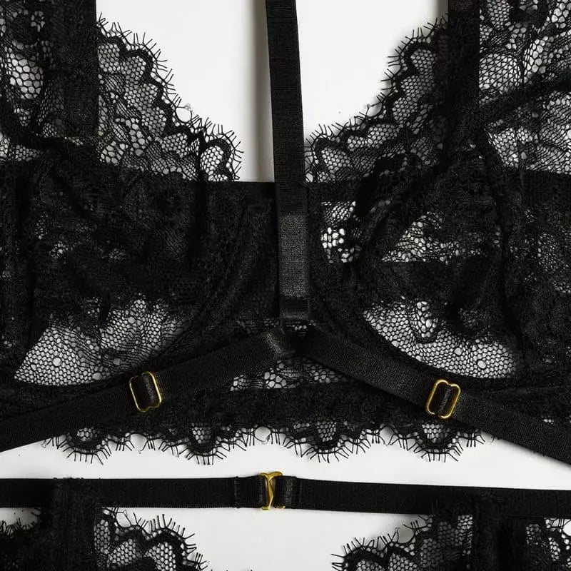 Sutiã preto renda com detalhes dourados e fecho frontal - lingerie feminina delicada