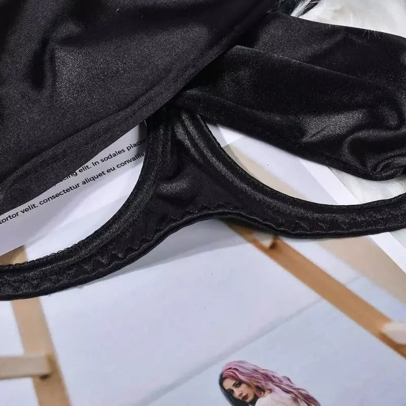 Lingerie preta com abertura frontal - conjunto íntimo feminino sensual preto