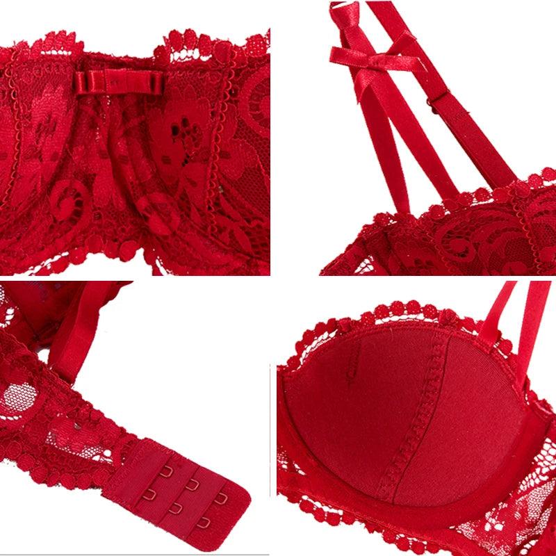 Detalhes de acabamento do sutiã meia-taça rendado vermelho, com laço e alças ajustáveis.