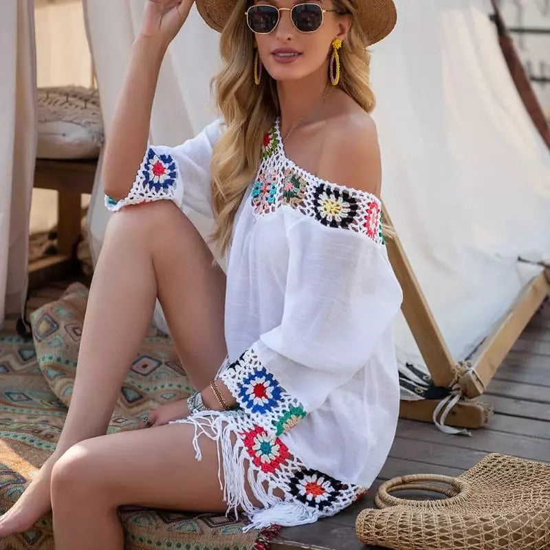 Blusa branca ombro a ombro com crochê colorido - top chic feminino moda praia