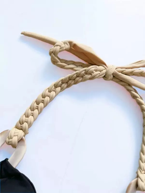 Alça trançada bege para biquíni com amarração ajustável e acabamento premium