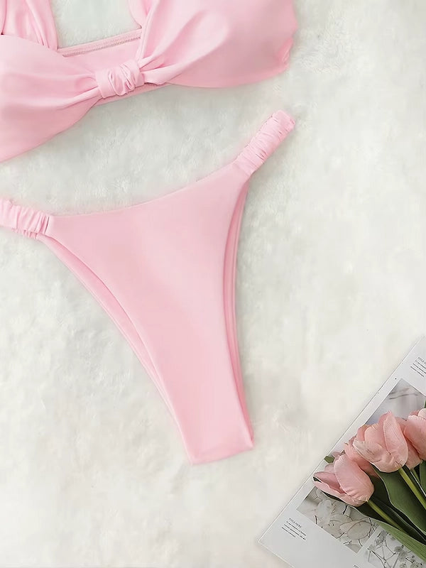 Biquíni rosa com top nó frontal e calcinha fio dental com franzido lateral