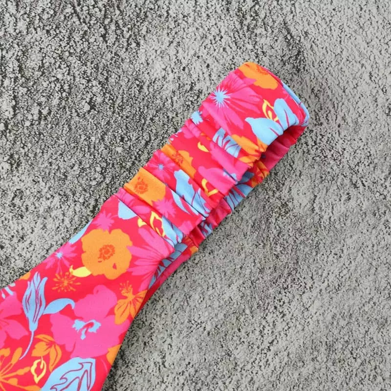 Biquíni top bandeau franzido estampa floral tropical rosa e laranja