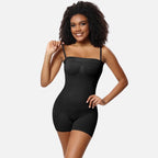 Body modelador feminino preto com alças finas e pernas curtas em fundo branco