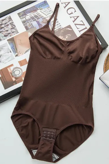 Body modelador feminino marrom com compressão e fecho ajustável
