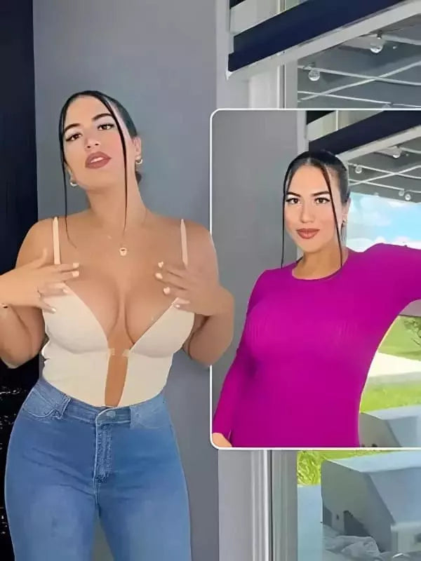 mulher jovem e atraente, vestida com body modelador deluxe e jeans, a outra com uma blusa rosa vibrante