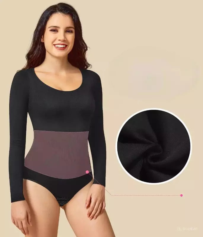 Body feminino preto com manga longa e decote redondo, tecido suave e macio com faixa modeladora na cintura para ajuste perfeito