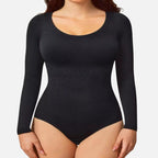 Camiseta feminina manga longa em tecido macio e elástico, corte básico e gola baixa, peça versátil e confortável para o dia a dia