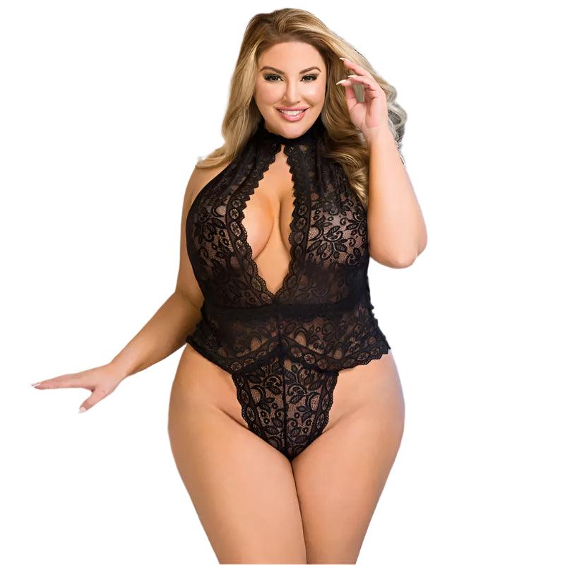 Body preto de renda tamanho plus size com decote profundo e gola alta, ideal para lingerie sensual.