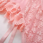 Renda rosa delicada com babados e fitas de cetim para lingerie feminina