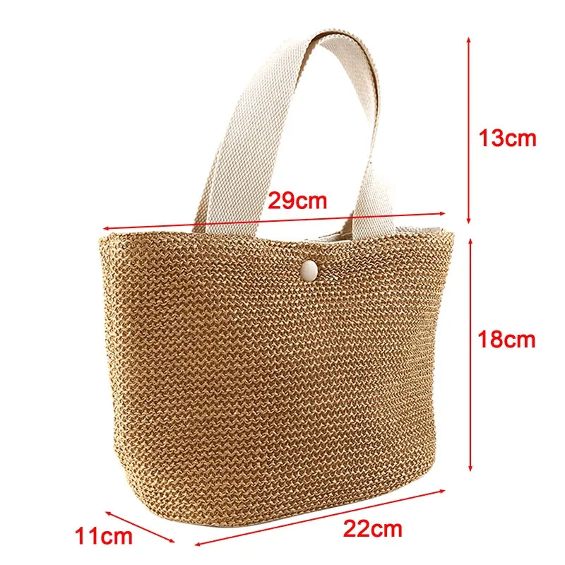 Bolsa de praia em palha com medidas 29x18x11cm, tamanho perfeito para uso diário e passeios.