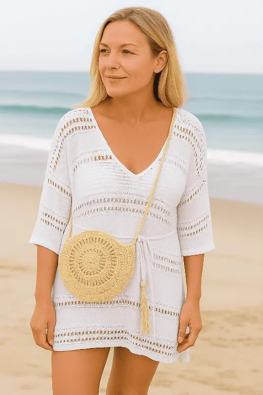 Saída de praia branca bordada com bolsa palha - look beachwear feminino verão