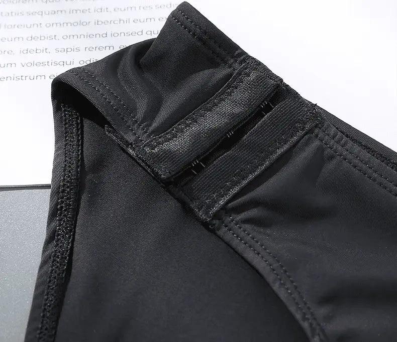 Detalhe do acabamento com tripla camada de proteção da calcinha absorvente menstrual preta