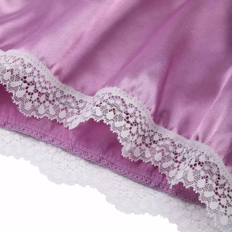Tecido rosa com acabamento em renda branca delicada - detalhe lingerie feminina