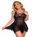 Camisola preta sensual em renda e tule transparente com alças cruzadas e detalhe no decote