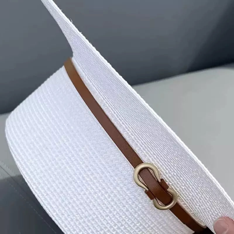 Chapéu feminino branco com fita marrom e fivela dourada - acessório elegante verão