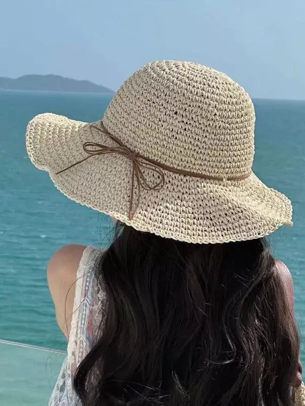 Chapéu de crochê bege com cordão feminino - proteção solar praia verão estilo boho chic
