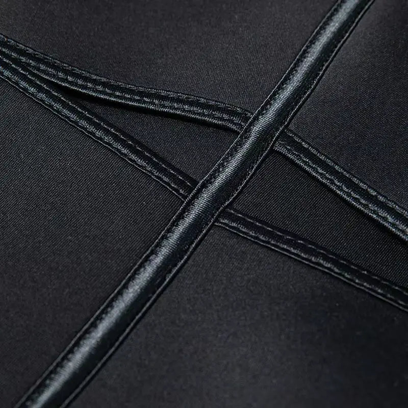 Cintas modeladora com costuras reforçadas nas costas para maior durabilidade e suporte lombar