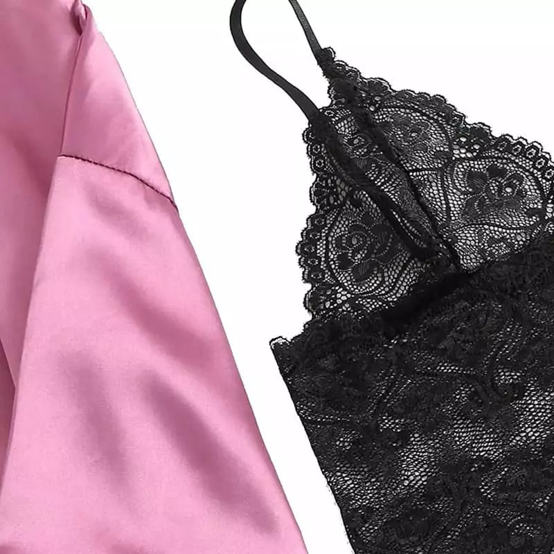 Conjunto com camisa rendada preta e hobie rosa