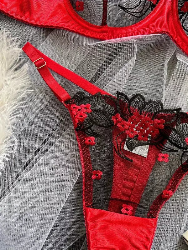 Calcinha vermelha preta renda transparente bordado floral lingerie sexy feminina