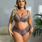 Conjunto de lingerie marrom plus size com renda floral, sutiã com bojo e calcinha de cintura alta