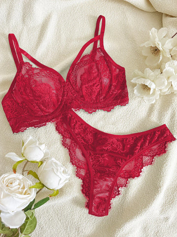 Lingerie de renda vermelha.