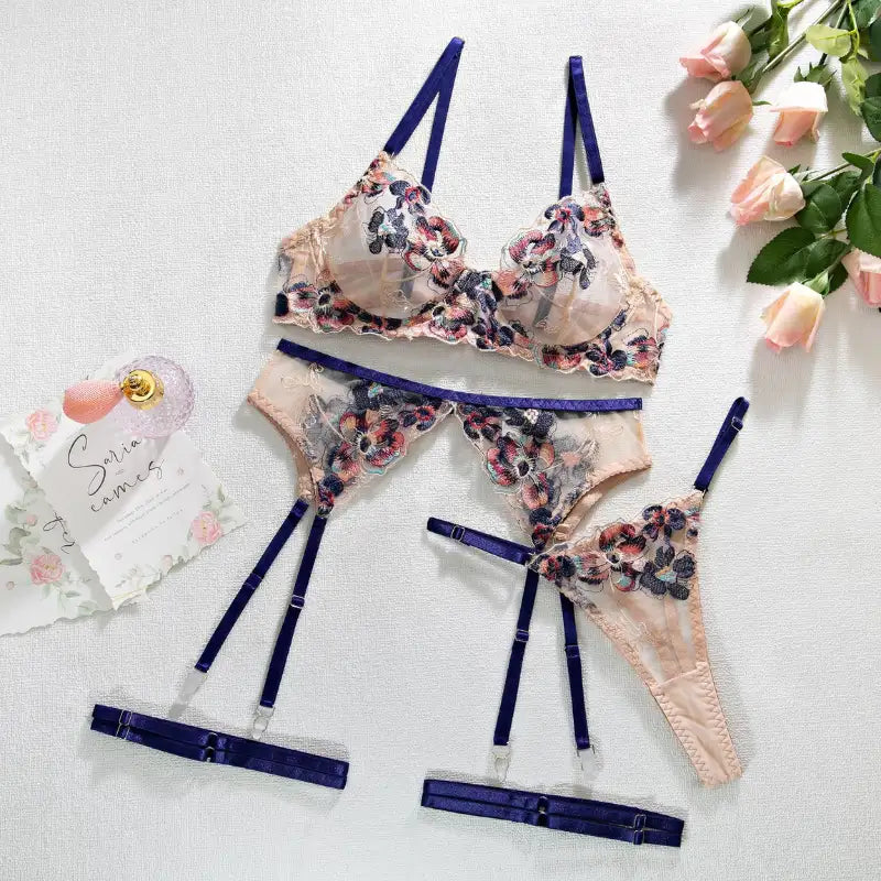 Conjunto de Lingerie Bordada Floral Nara