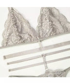 Conjunto íntimo bege com renda floral e tiras elásticas - lingerie feminina delicada