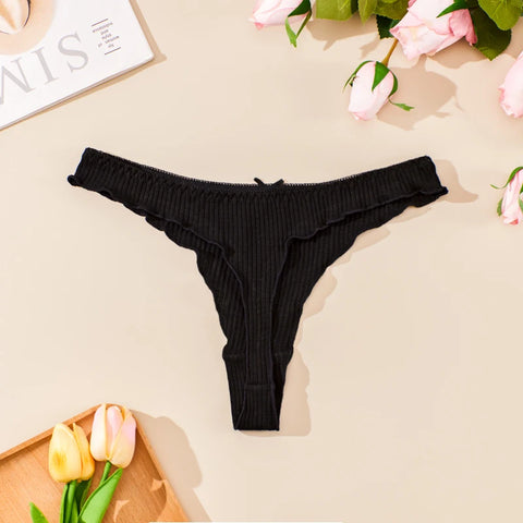 Lingerie preta de malha com cadarço tráseira