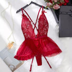 Lingerie vermelha com renda, tule, babado e cinta-liga - conjunto íntimo sensual