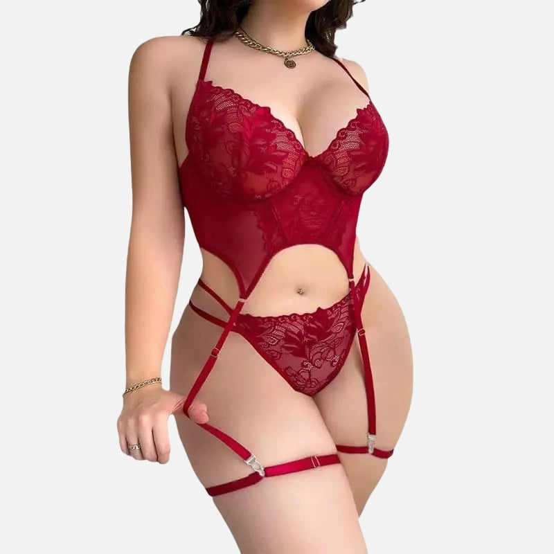 Lingerie plus size vermelha sensual com renda e alças ajustáveis