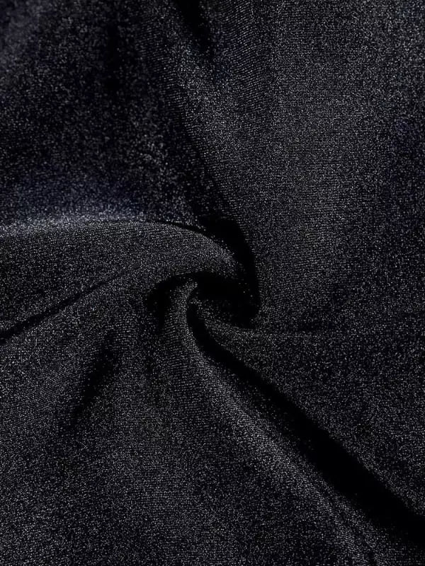 Tecido preto premium com textura brilhante e trama resistente para maiô