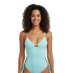 Maiô azul turquesa com recortes laterais e detalhe central