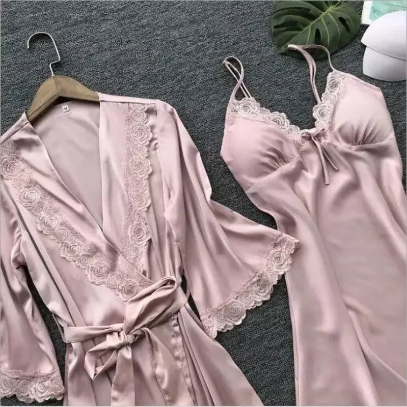 Conjunto lingerie rosa claro cetim robe camisola renda bordada elegante íntimo feminino
