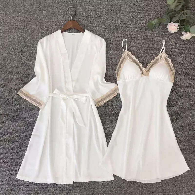 Conjunto lingerie branco com renda bege - robe e camisola feminino delicado