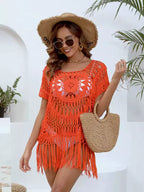 Túnica crochê coral franjas chapéu óculos bolsa - look tropical feminino moda praia