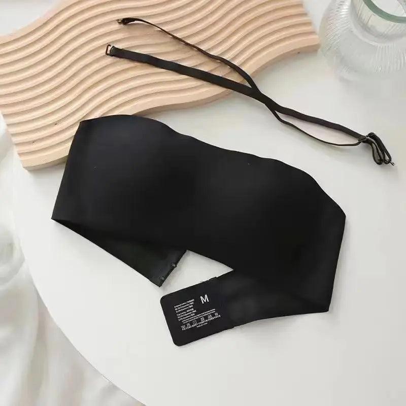 Sutiã tomara que caia 2 em 1 preto, modelo confortável e versátil para looks elegantes.